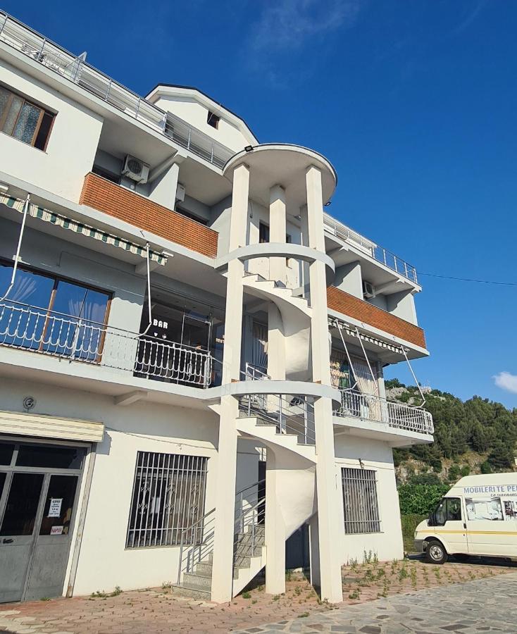 Hotel Nicola Lezha Kültér fotó