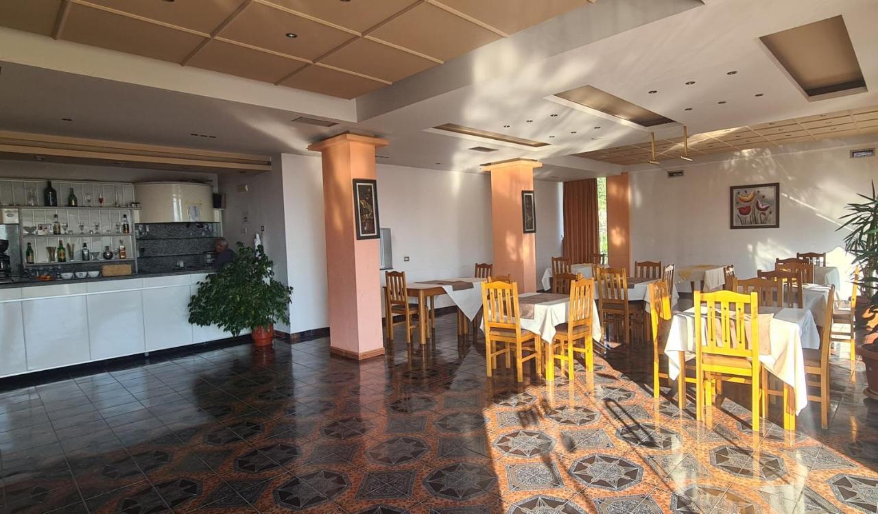 Hotel Nicola Lezha Kültér fotó