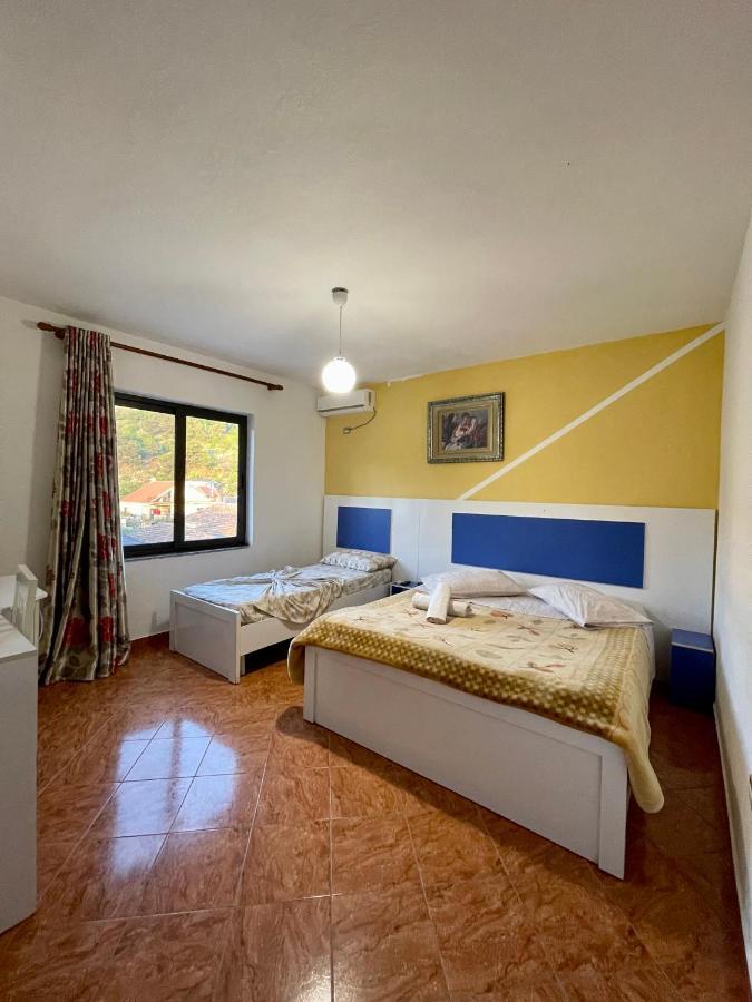 Hotel Nicola Lezha Kültér fotó